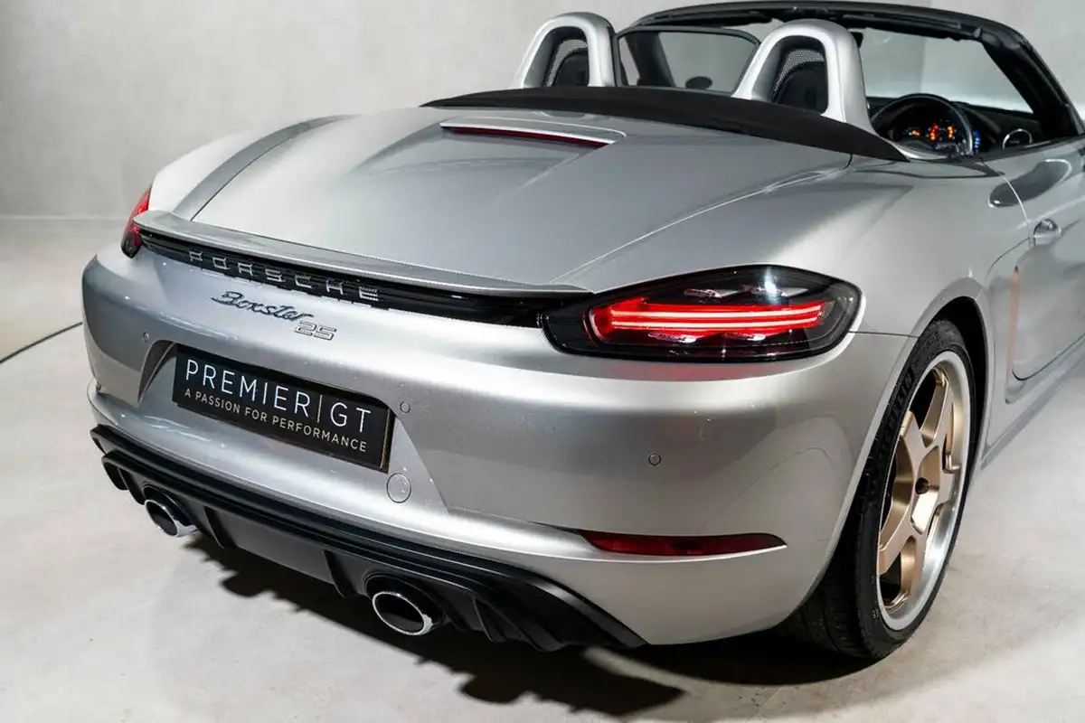 2021-porsche-boxster-718-40-boxster-25-years-big-42
