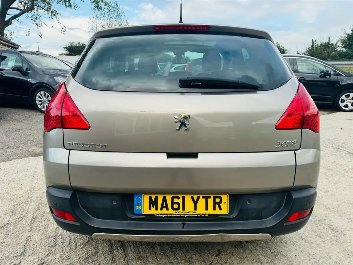 2011-peugeot-3008-crossover-20td-exclusive-150bhp-big-28