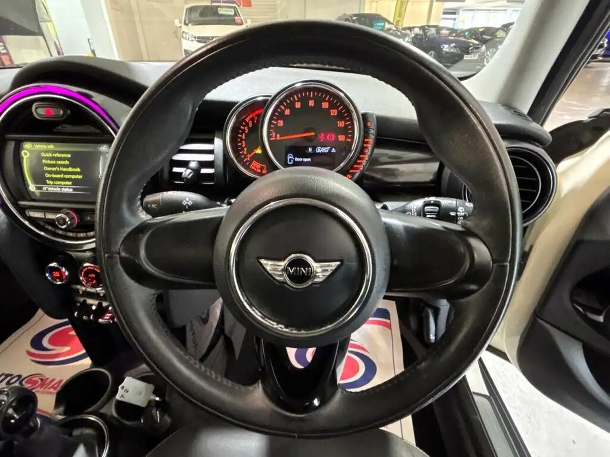 2015-mini-cooper-12-one-ss-5d-big-20
