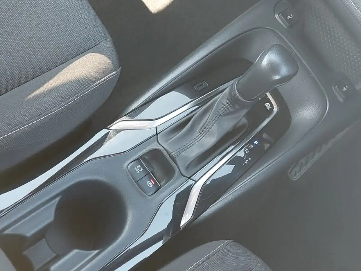 2022-toyota-corolla-20-vvt-i-icon-tech-hatchback-big-10