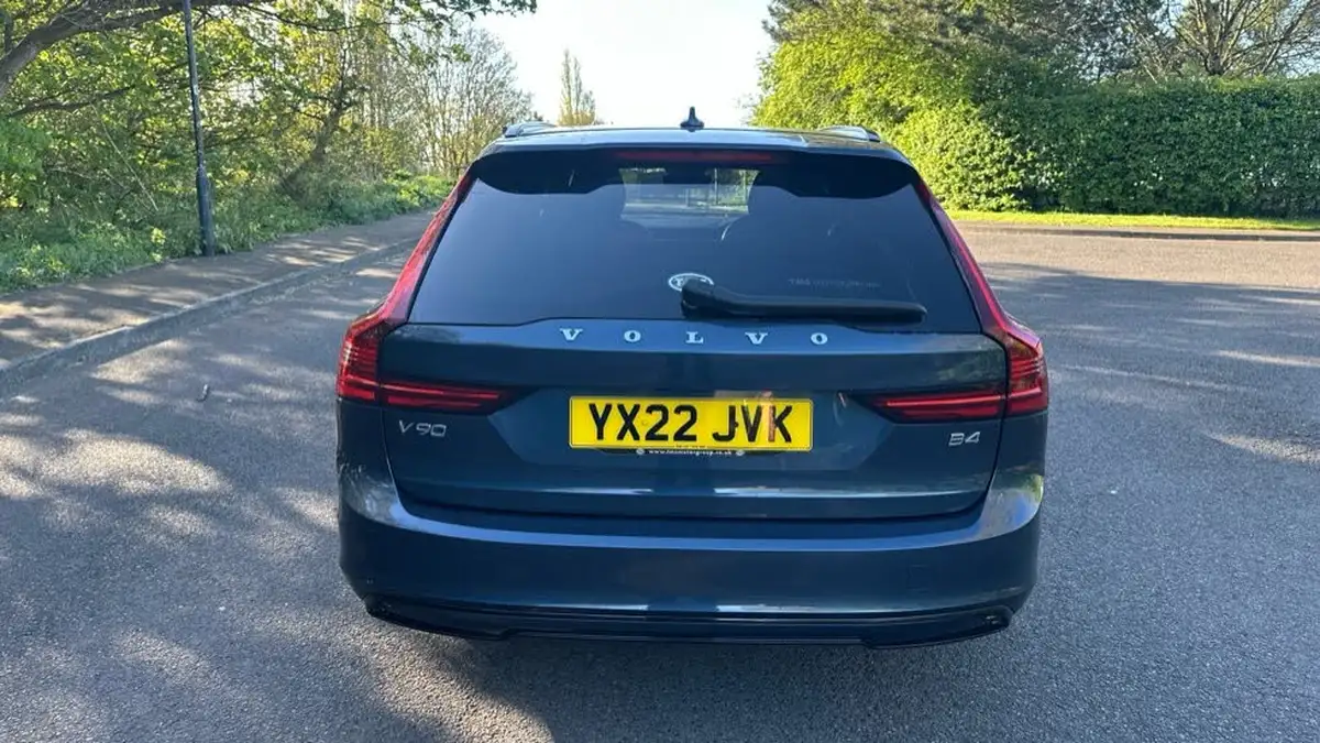 2022-volvo-v90-20td-b4-r-design-big-18