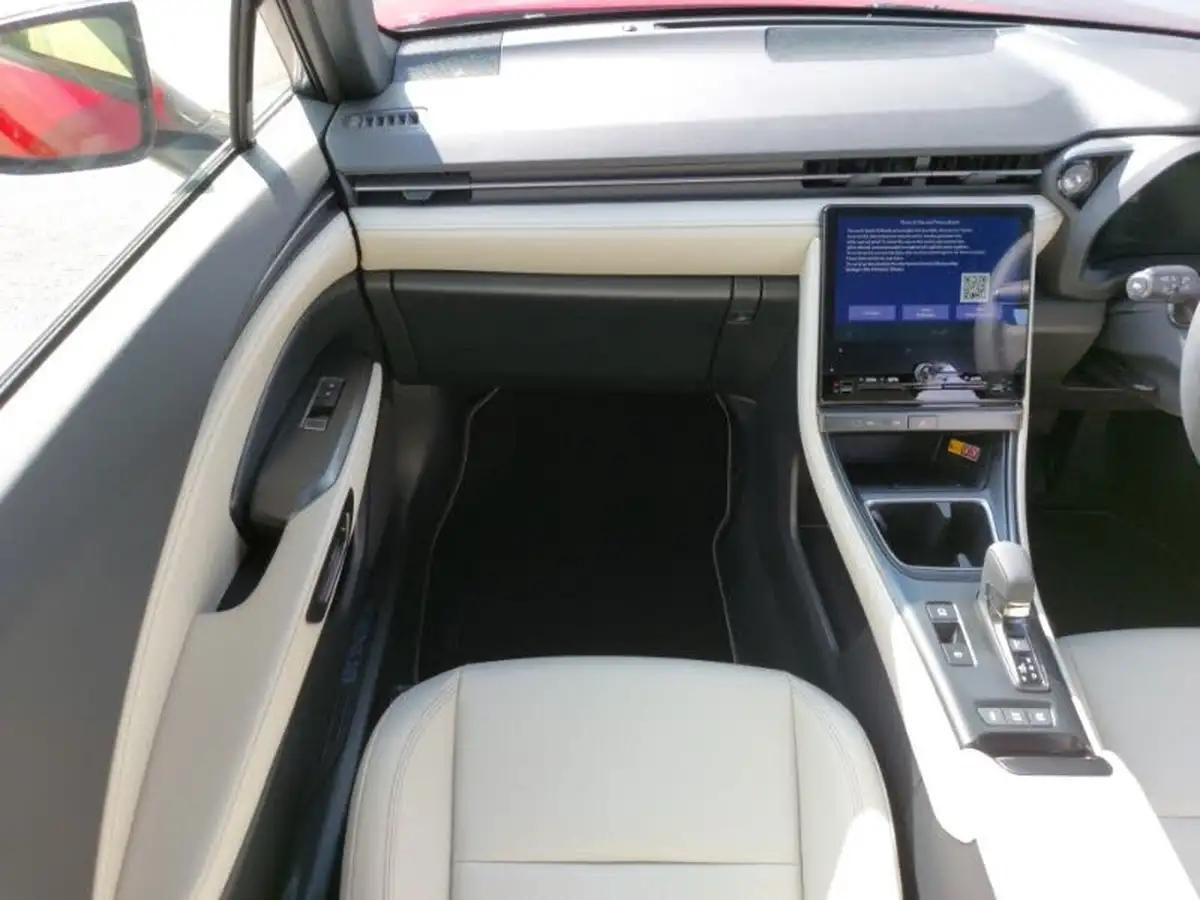 2024-lexus-lbx-15-premium-big-9