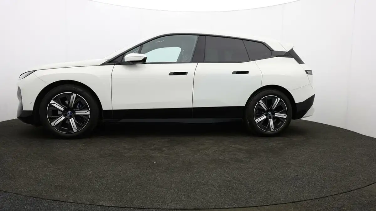 2022-bmw-ix-e-xdrive-40-m-sport-big-66