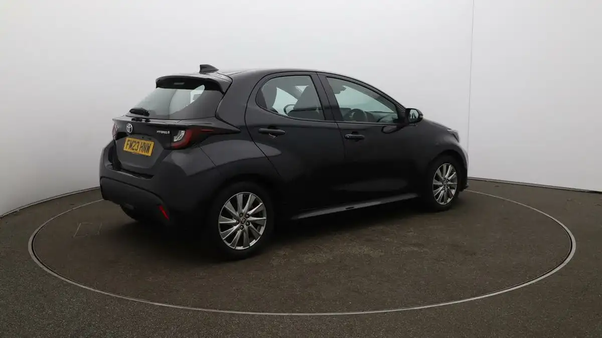 2023-toyota-yaris-15-vvt-i-icon-big-59