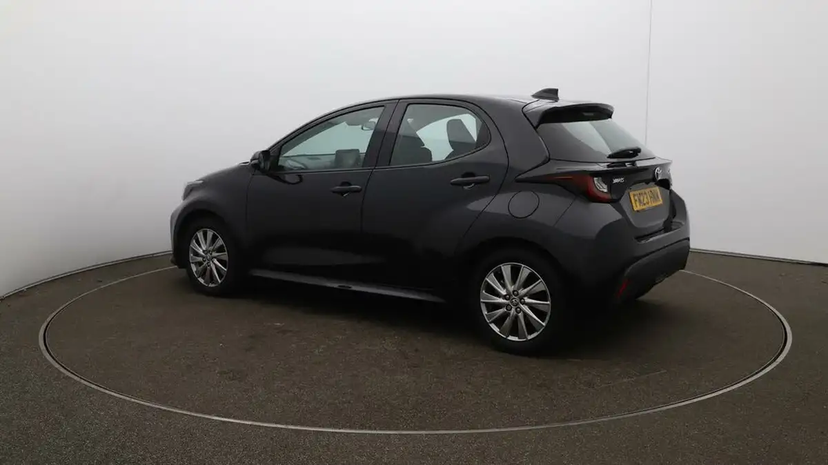 2023-toyota-yaris-15-vvt-i-icon-big-35