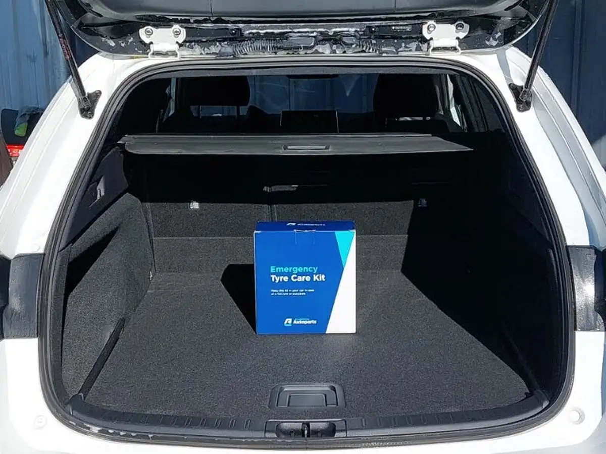 2022-suzuki-swace-18-sz-t-big-7