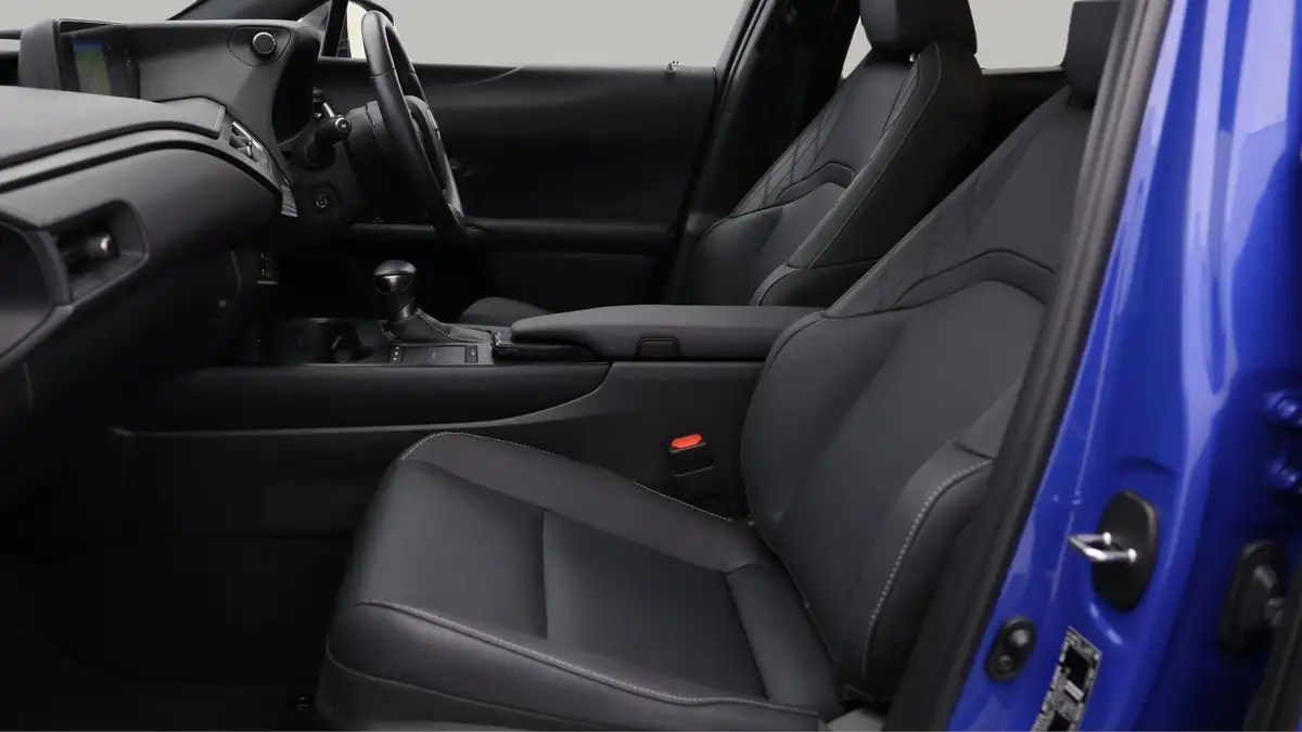 2021-lexus-ux-250h-20-takumi-big-13