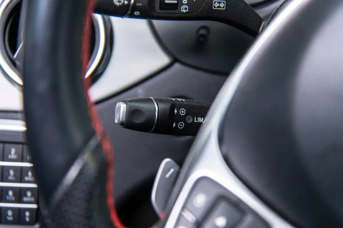 2020-mercedes-benz-gla-class-16-gla-200-amg-line-edition-plus-7g-dct-big-58