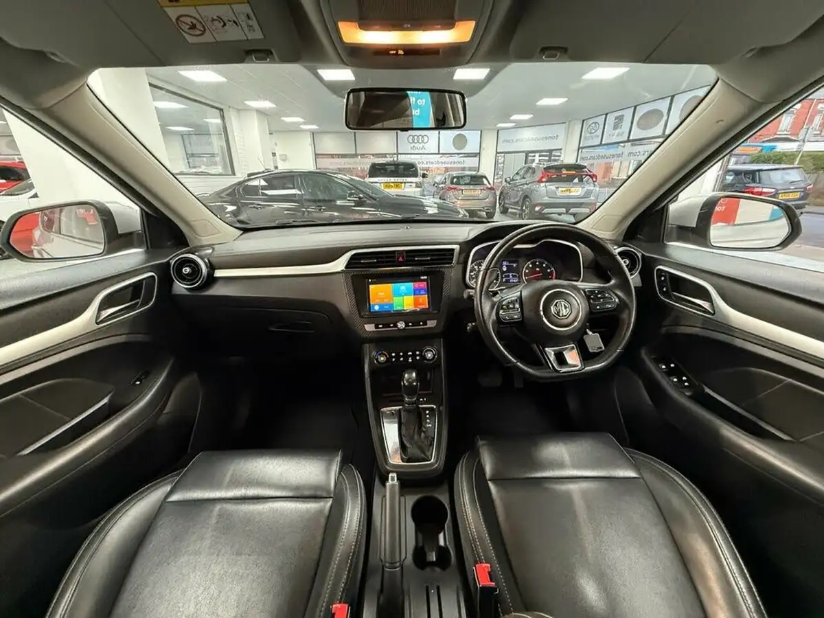 2019-mg-zs-suv-10t-gdi-exclusive-111ps-big-8