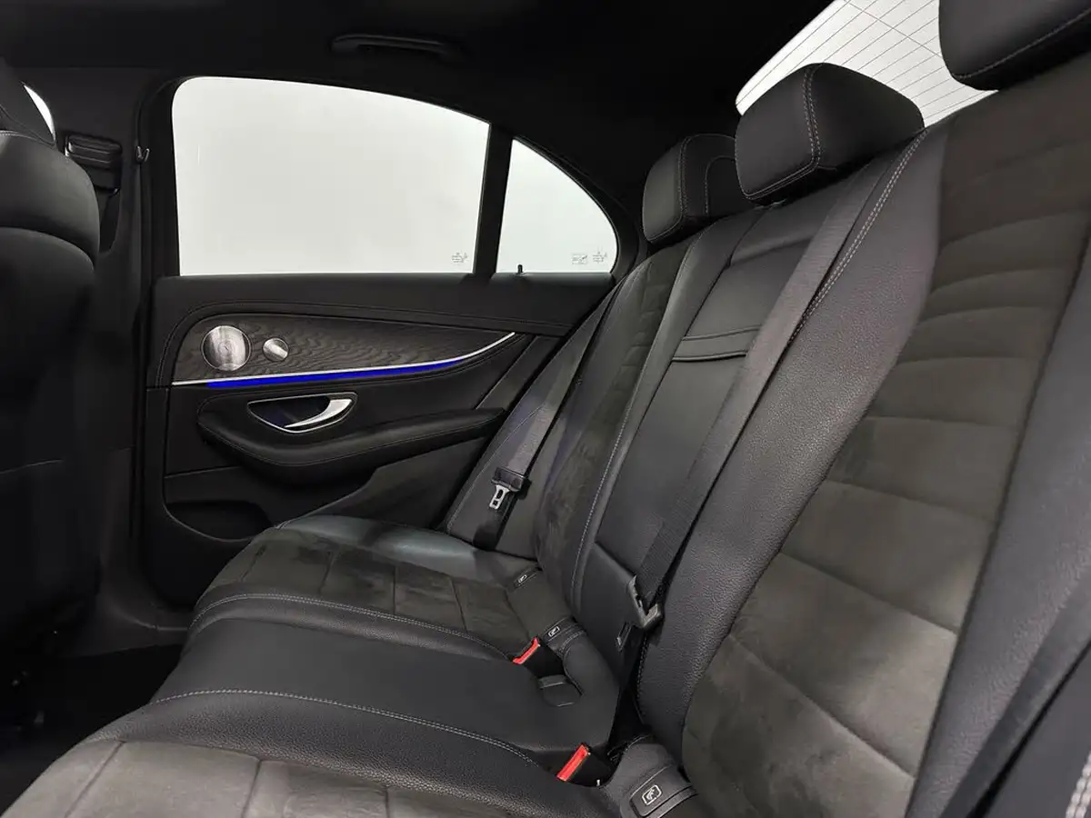 2020-mercedes-benz-e-class-20d-e300d-amg-line-edition-premium-plus-saloon-4d-big-39
