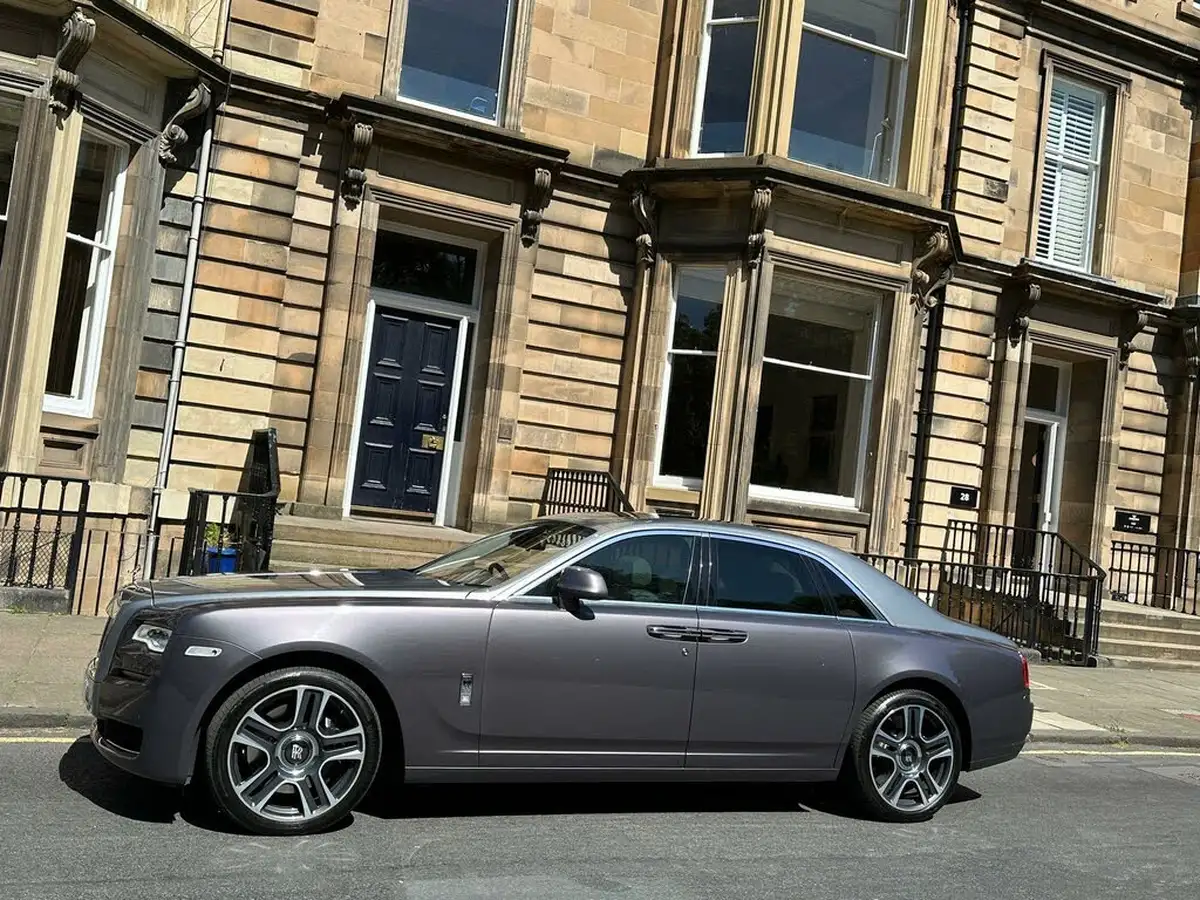2018-rolls-royce-ghost-66-big-3