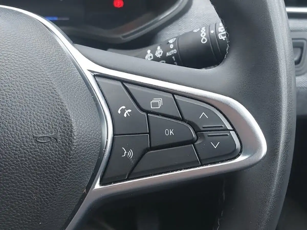 2024-renault-clio-16-techno-big-15