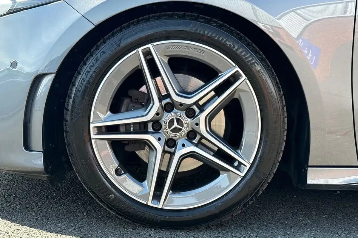 2018-mercedes-benz-a-class-13-a200-amg-line-premiumss-hatchback-5d-7g-dct-big-12