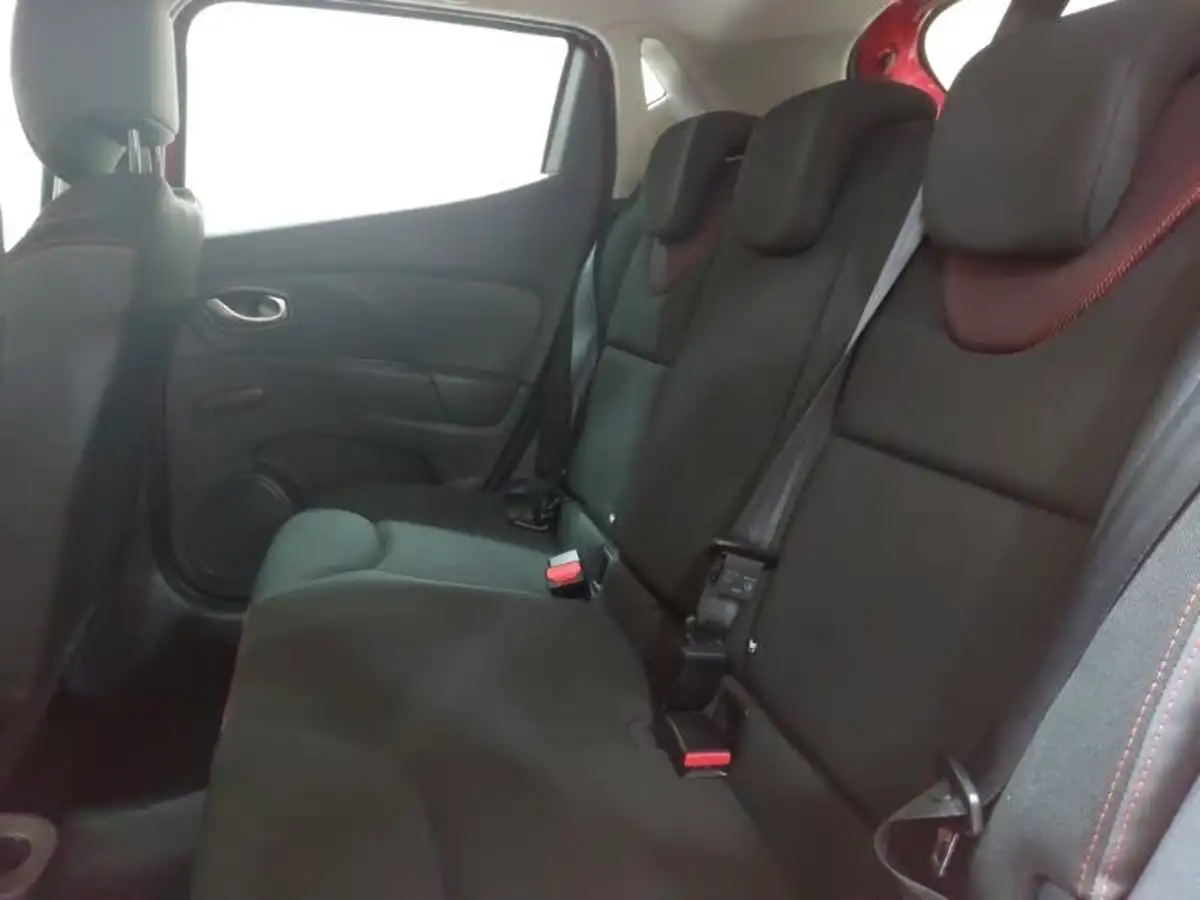 2016-renault-clio-12-play-big-5