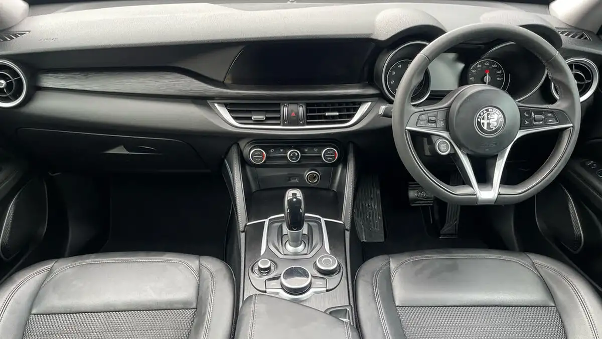 2019-alfa-romeo-stelvio-20-super-ss-big-10