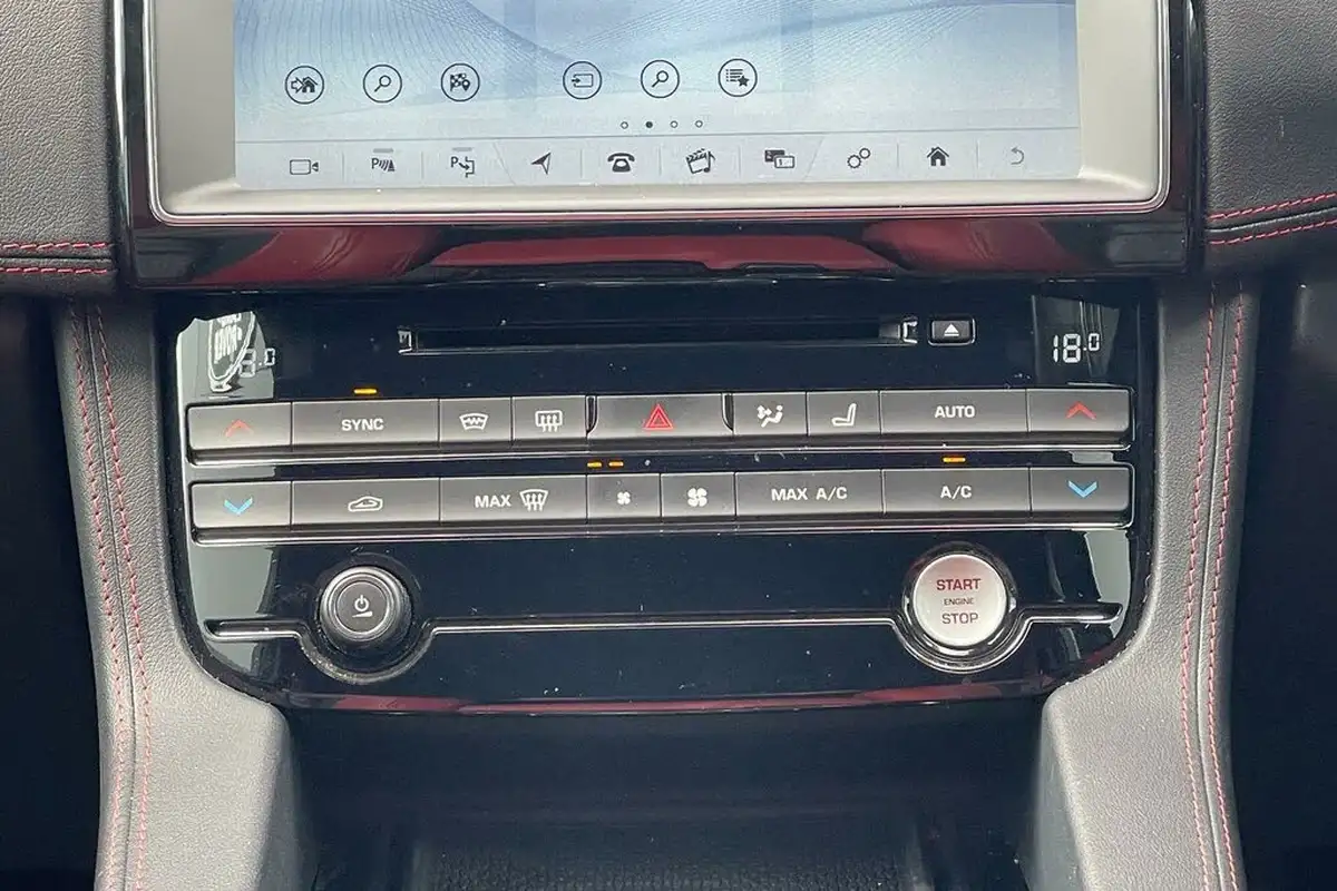 2018-jaguar-f-pace-30td-s-awd-big-15