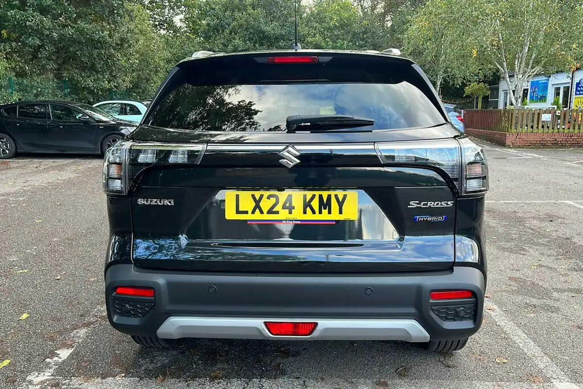 2024-suzuki-s-cross-15-motion-big-6