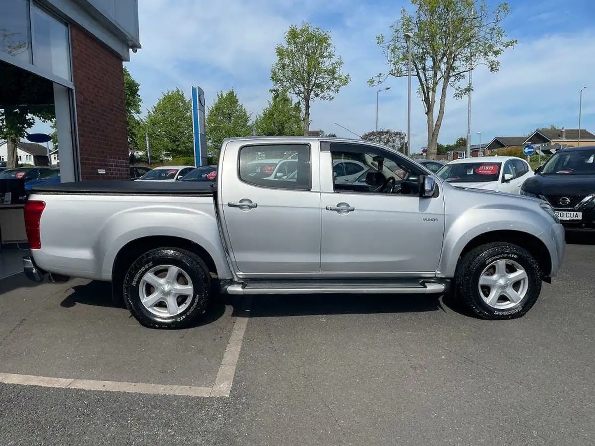 2013-isuzu-d-max-25td-yukon-big-7