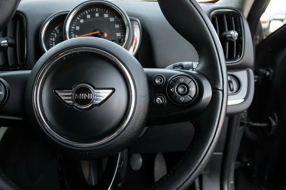 2018-mini-countryman-20-cooper-s-ss-big-19