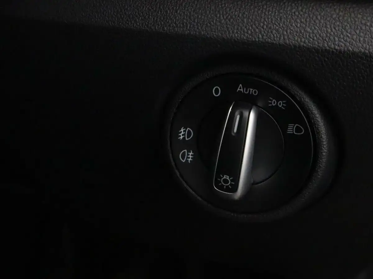 2021-volkswagen-up-10-gti-3d-big-19