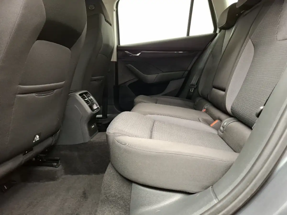 2022-skoda-octavia-15-tsi-se-estate-big-5