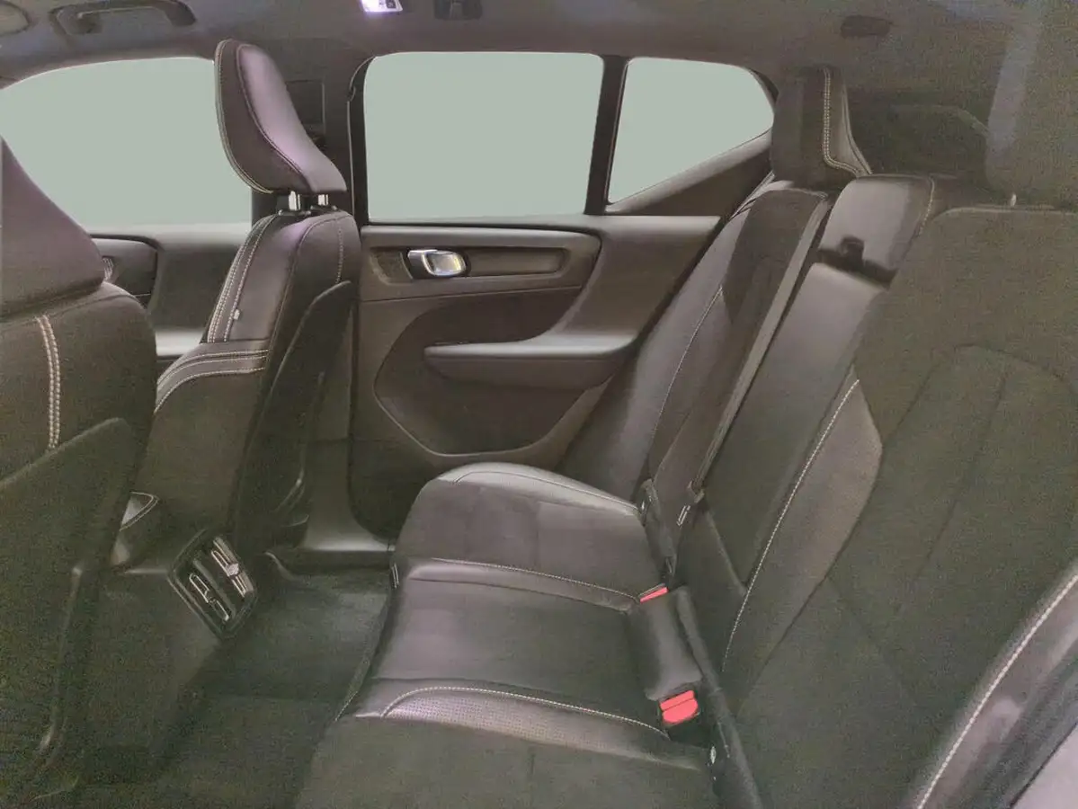 2018-volvo-xc40-20td-d4-first-edition-big-43