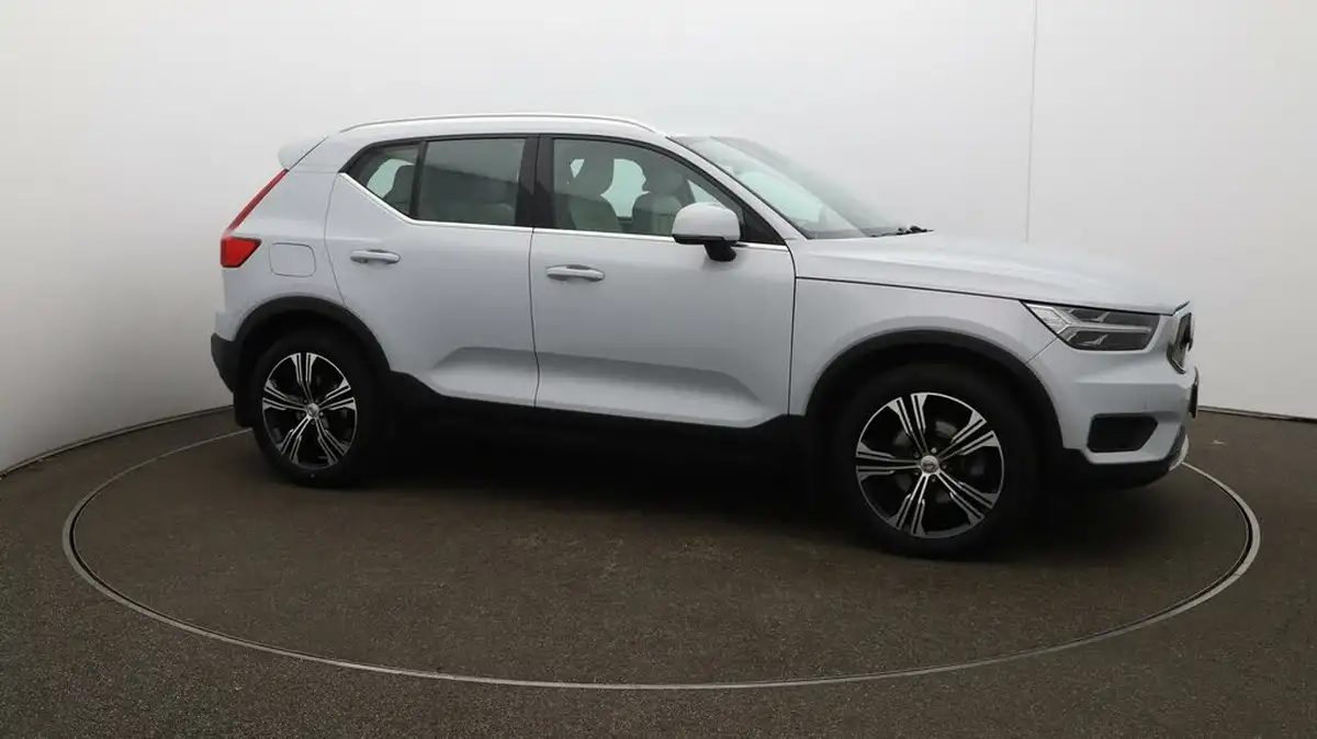 2022-volvo-xc40-20-b4-inscription-awd-big-36