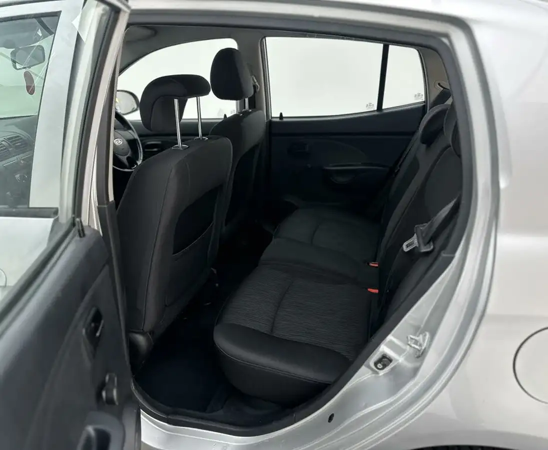 2011-kia-picanto-11-graphite-big-24