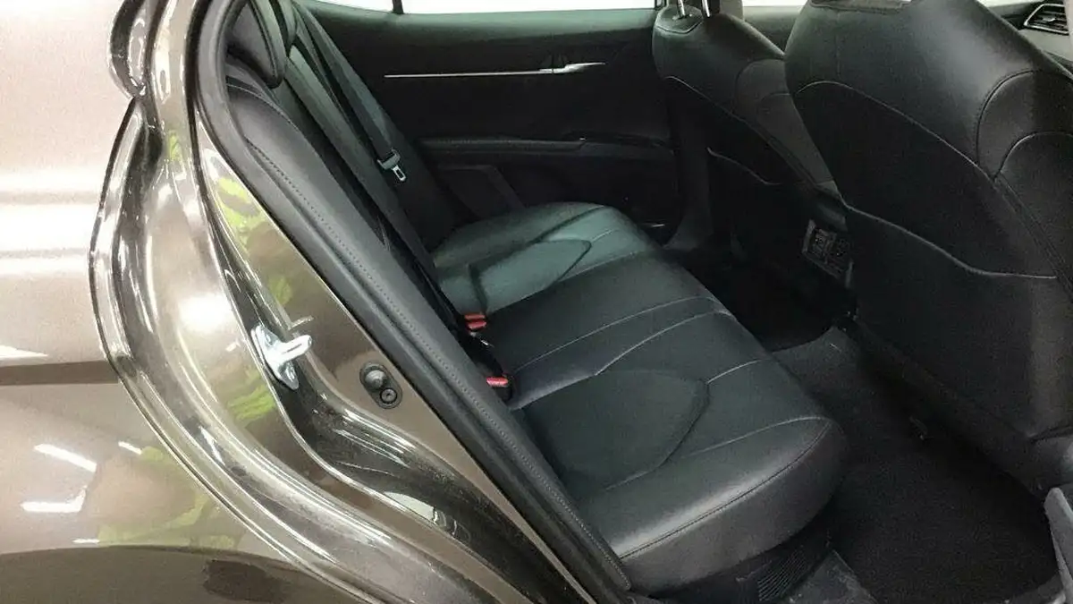 2021-toyota-camry-25-vvt-i-excel-big-6