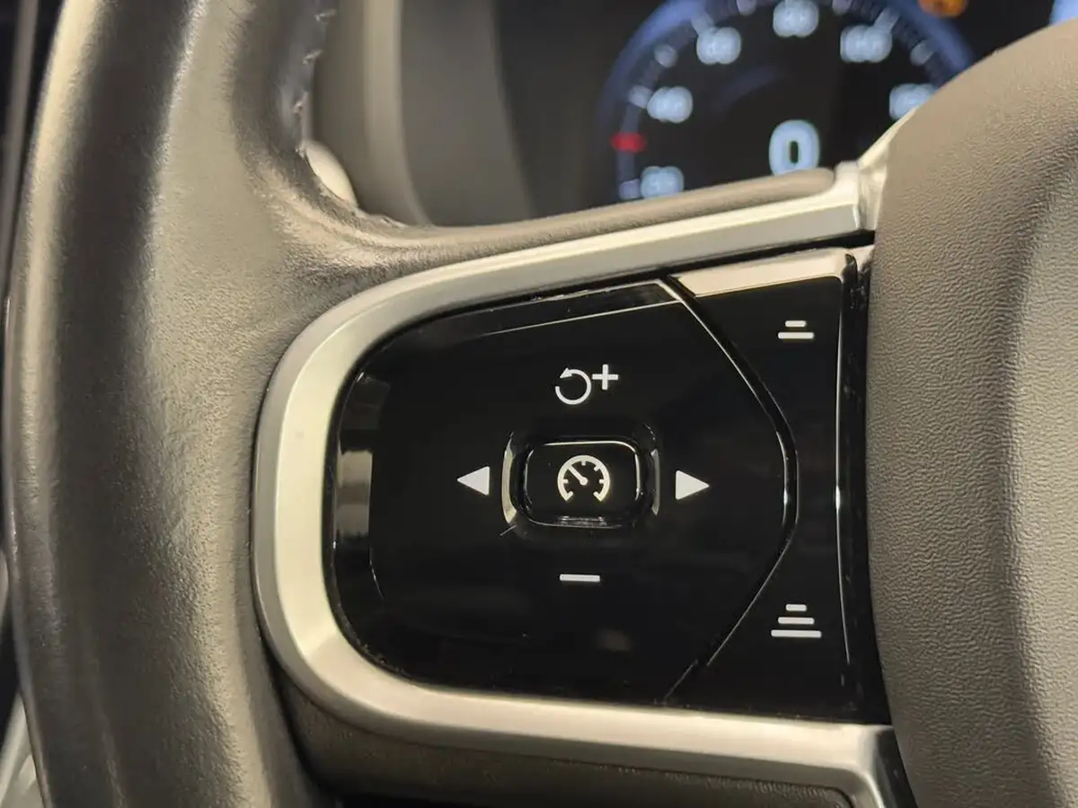 2019-volvo-v90-20-t4-momentum-plus-big-21