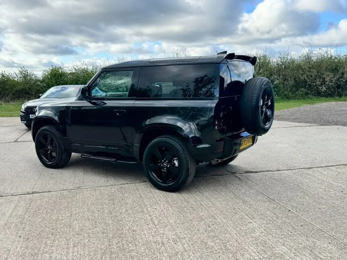2023-land-rover-90-defender-30-d250-x-dynamic-hse-big-9