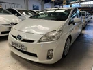 2010-toyota-prius-small-15