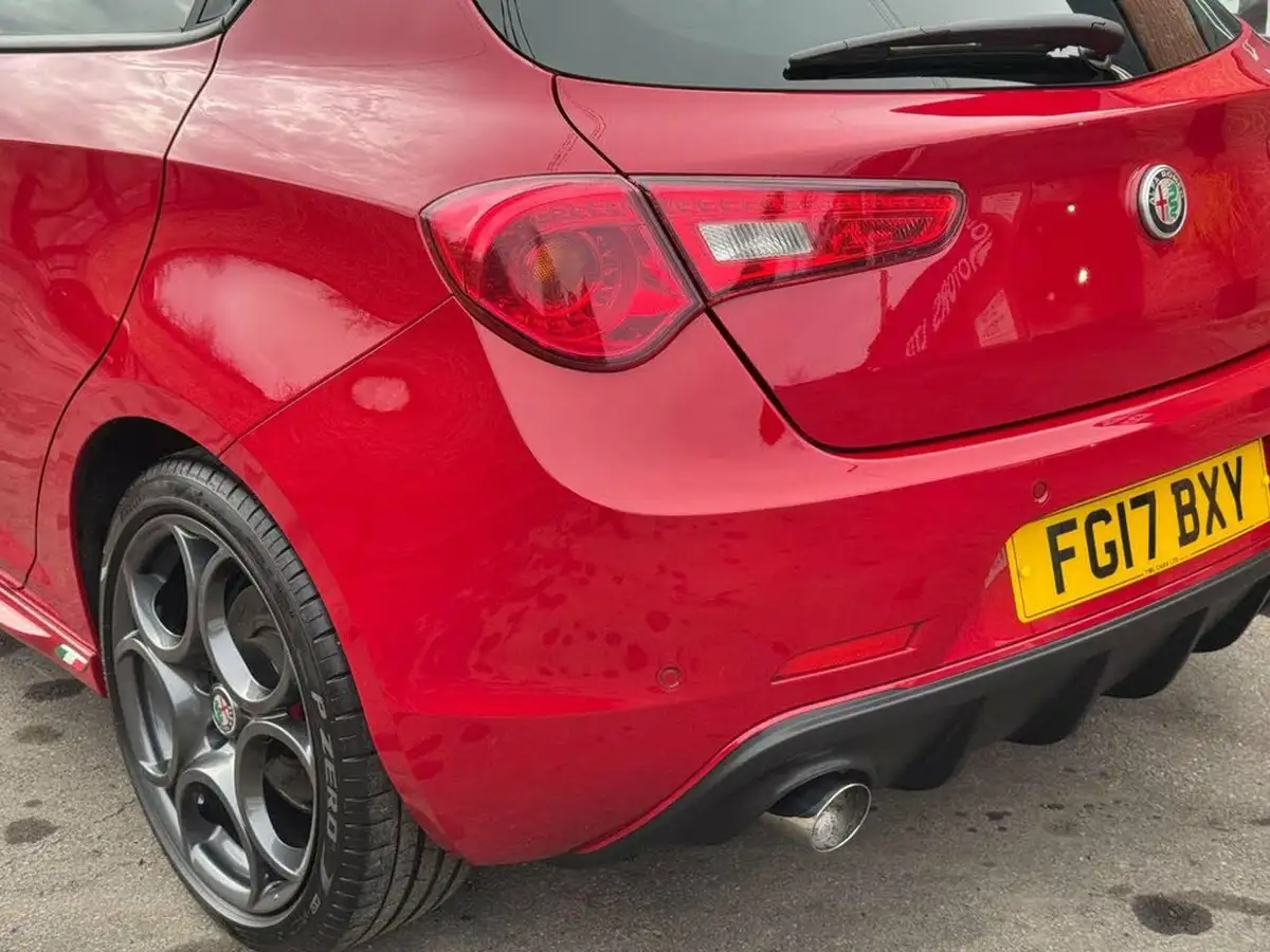 2017-alfa-romeo-giulietta-17-veloce-big-4