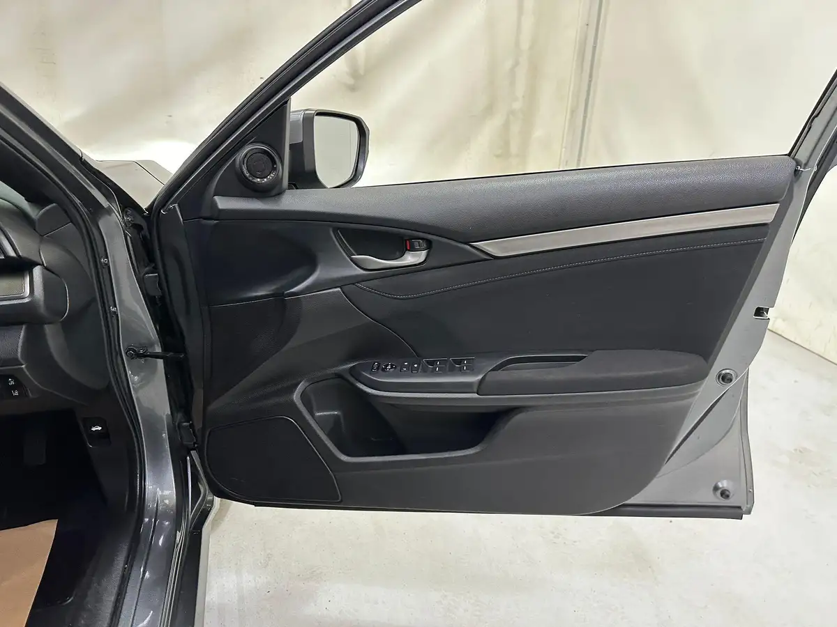 2020-honda-civic-10-vtec-turbo-se-hatchback-5d-cvt-big-25