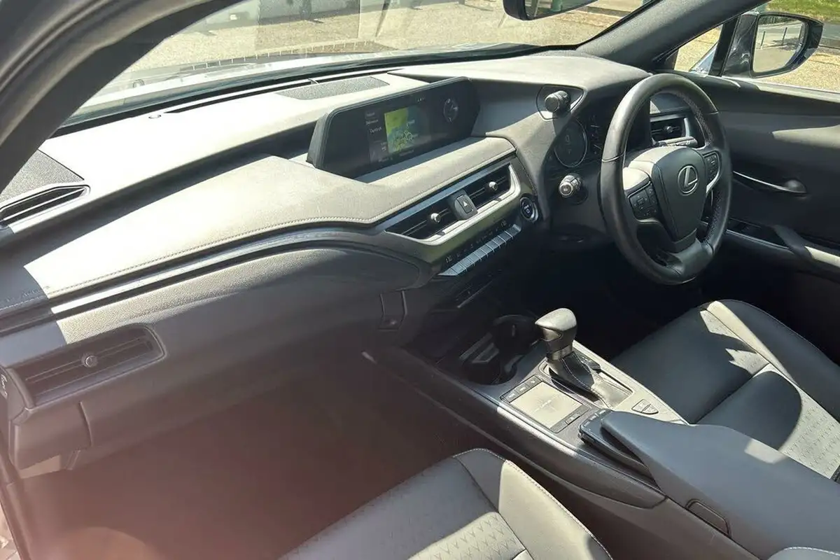2022-lexus-ux-250h-20-ux-184bhp-without-navigation-big-31