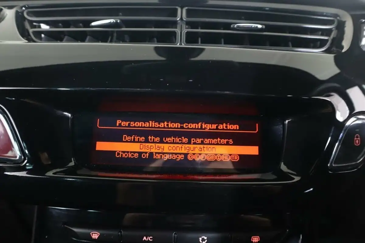 2014-citroen-ds3-cabrio-16e-hdi-dstyle-plus-big-52