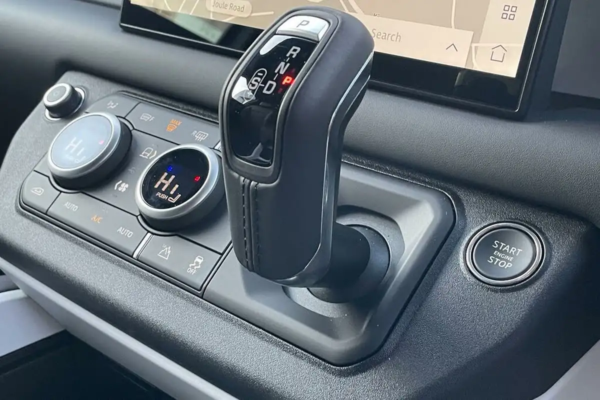 2024-land-rover-90-defender-30-d350-x-dynamic-se-big-18
