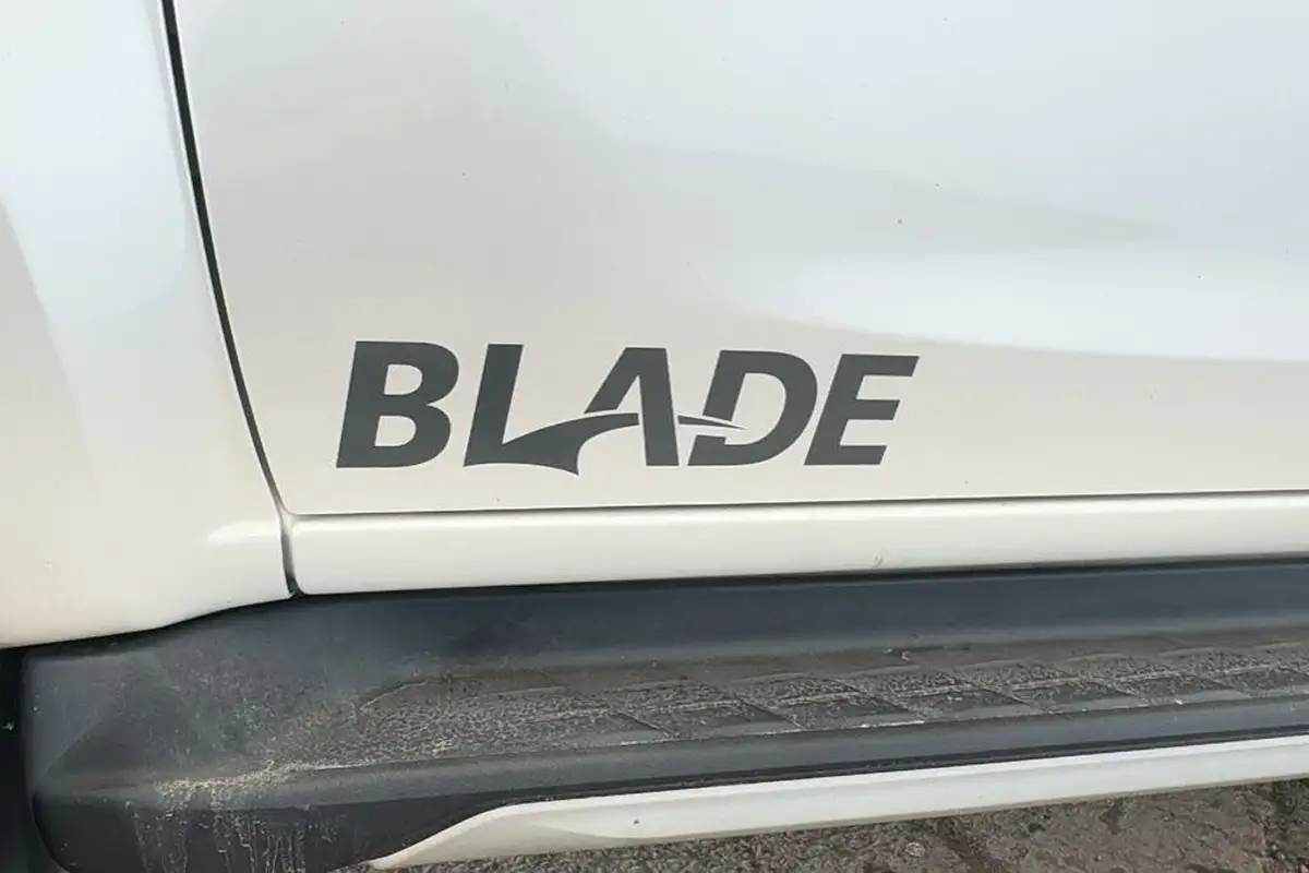 2020-isuzu-d-max-19td-blade-big-16