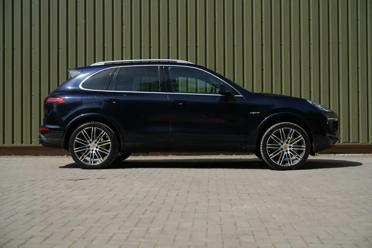 2016-porsche-cayenne-30-s-e-hybrid-big-6