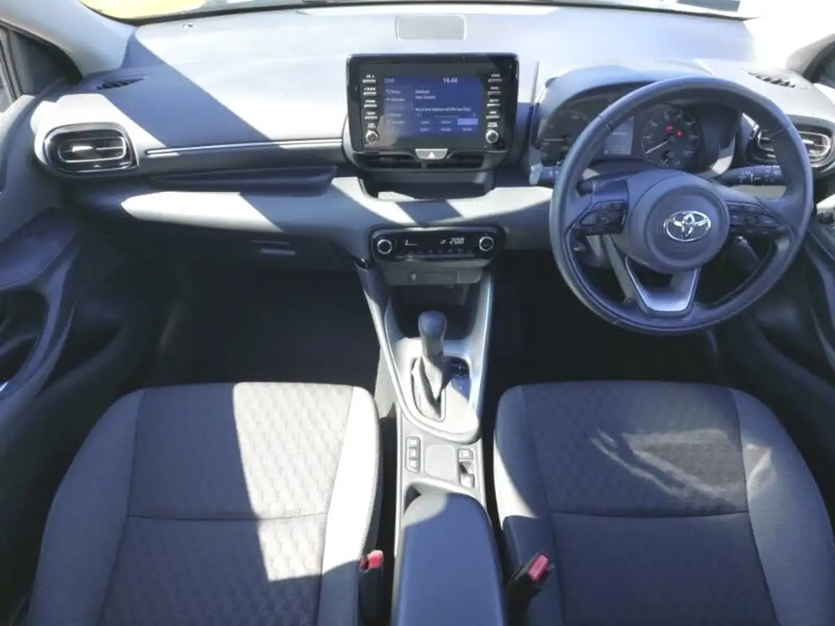2022-toyota-yaris-15-vvt-i-icon-big-2