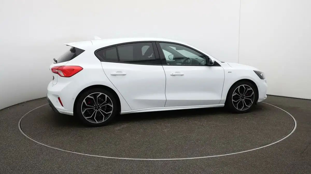 2019-ford-focus-10t-st-line-x-hatchback-big-51