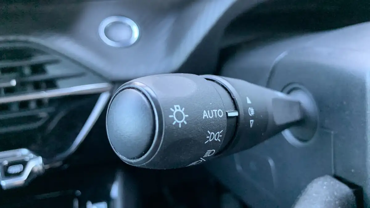 2022-peugeot-2008-suv-12-puretech-allure-premium-100bhp-big-26