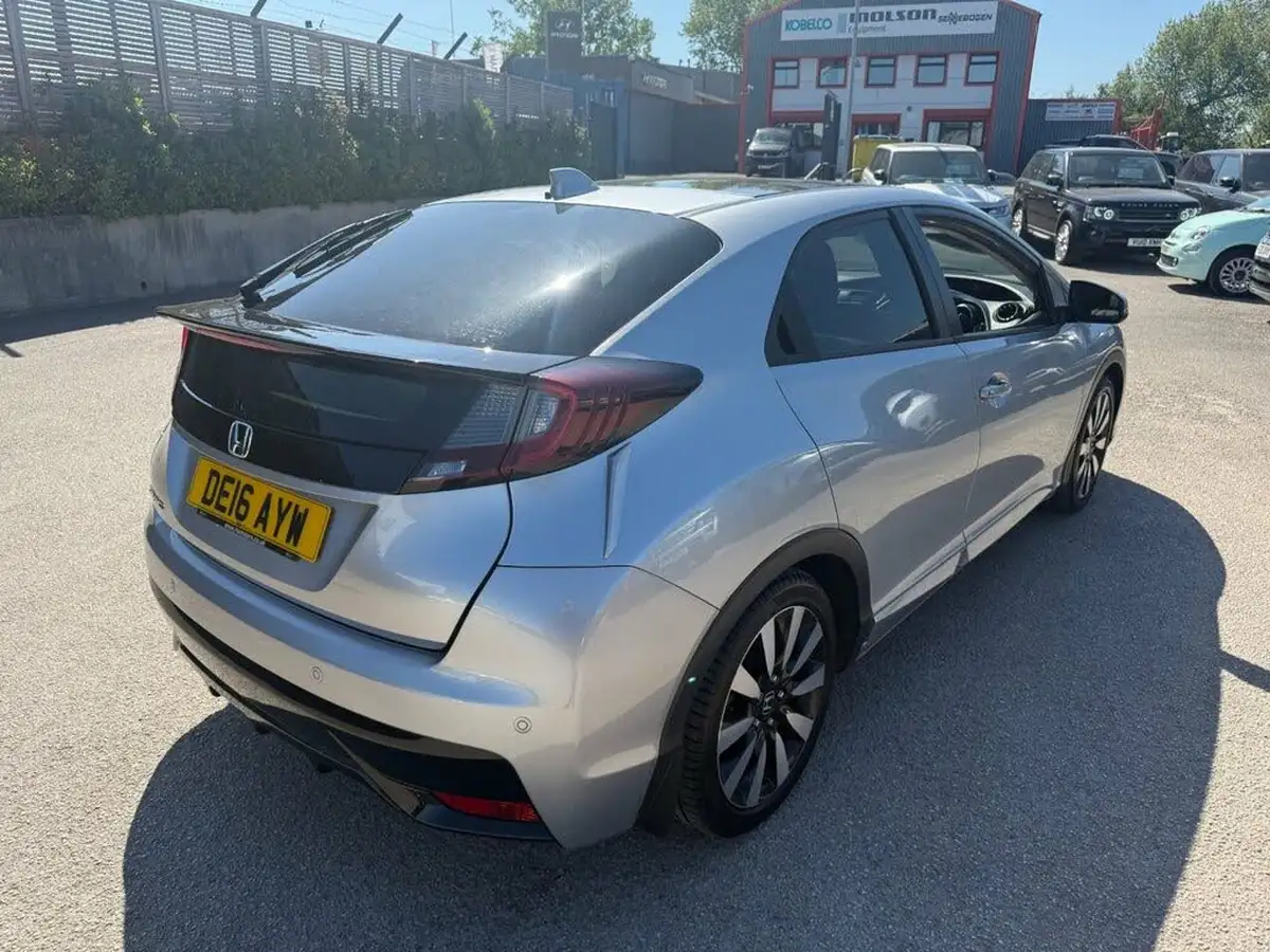 2016-honda-civic-18-i-vtec-sr-dasp-hatchback-auto-big-8