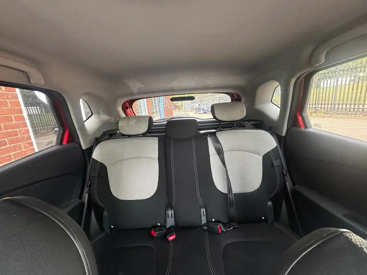 2019-renault-captur-09-tce-iconic-big-12