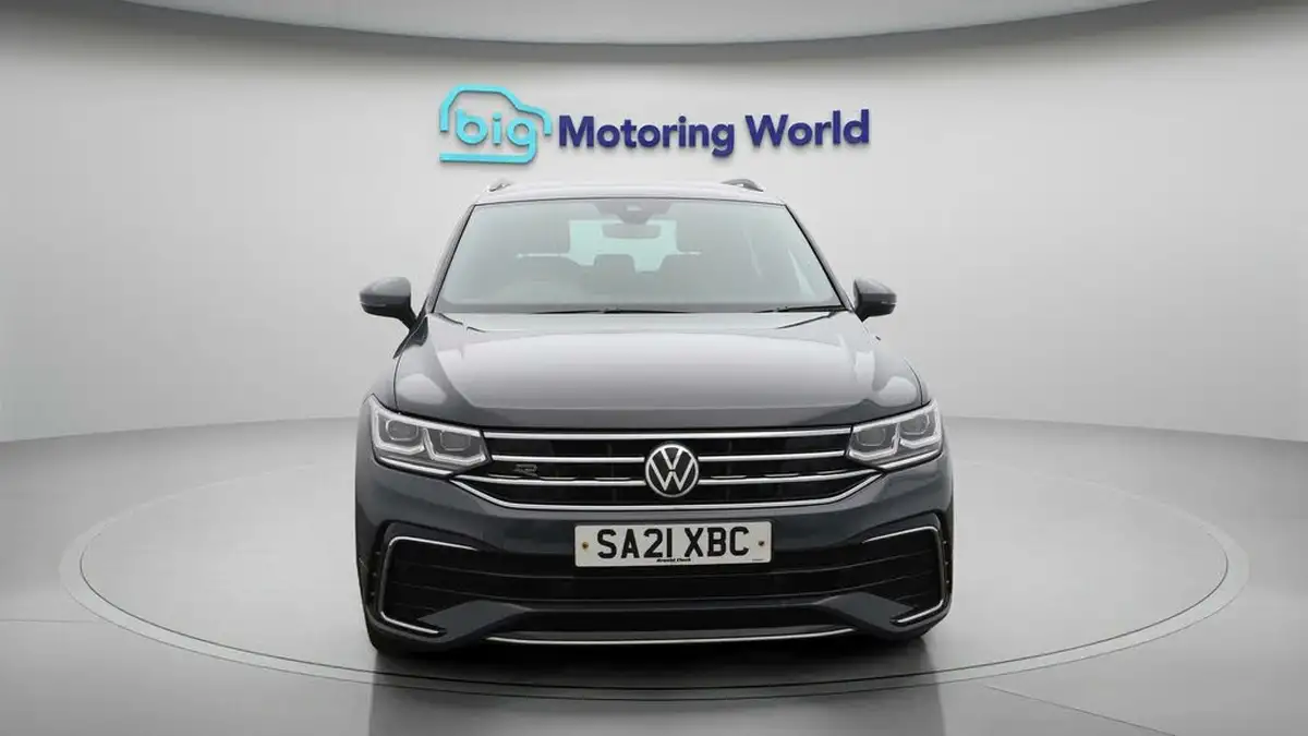 2021-volkswagen-tiguan-15-tsi-r-line-big-2