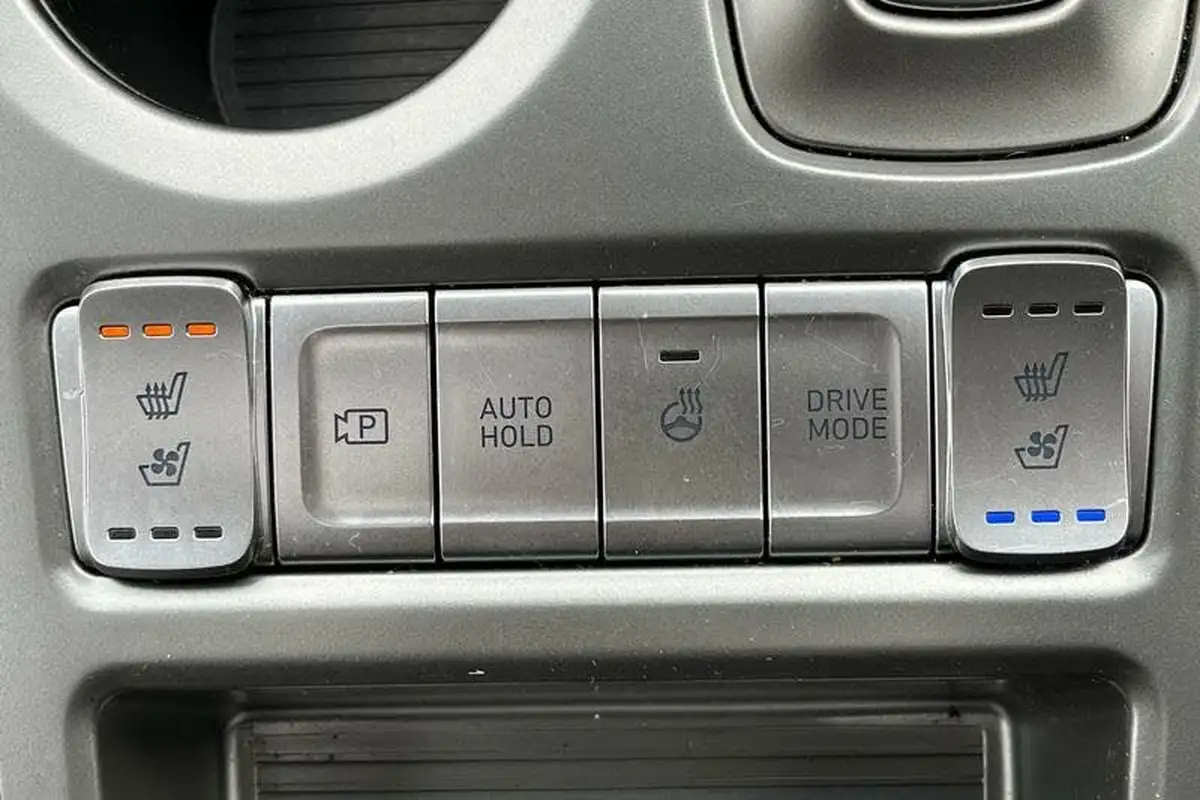 2023-hyundai-kona-e-ultimate-204ps-64kwh-105kw-obc-big-31
