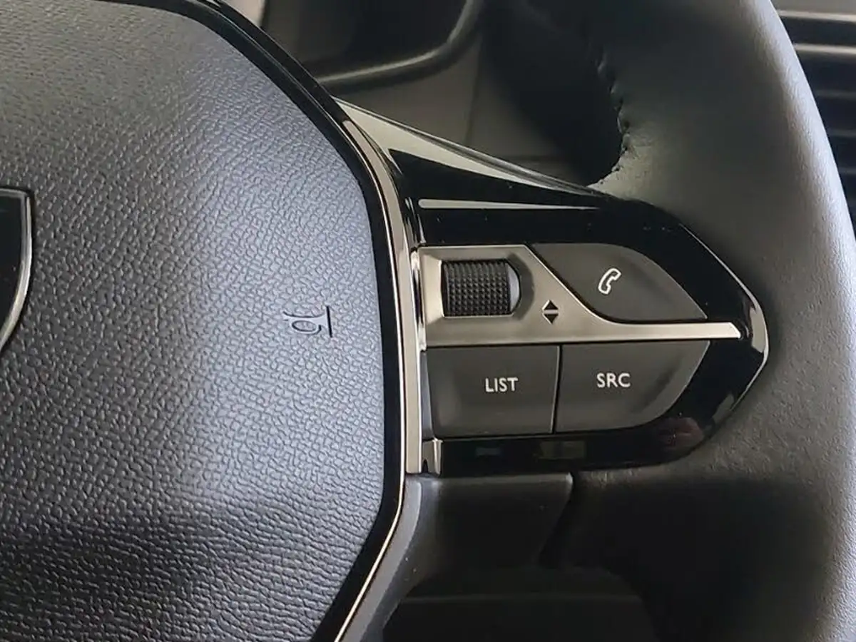 2024-peugeot-2008-suv-12-puretech-allure-130ps-big-12