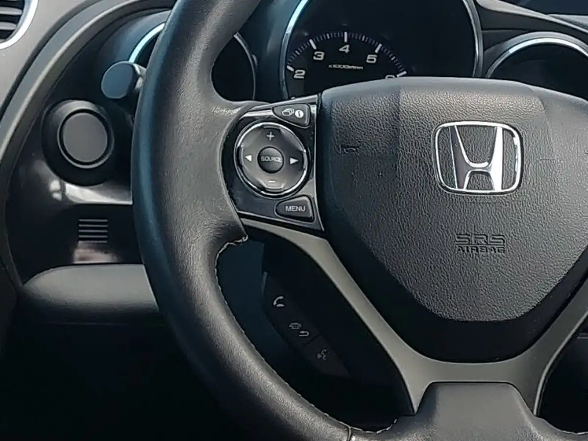 2016-honda-civic-18-i-vtec-se-plus-navi-hatchback-auto-big-9