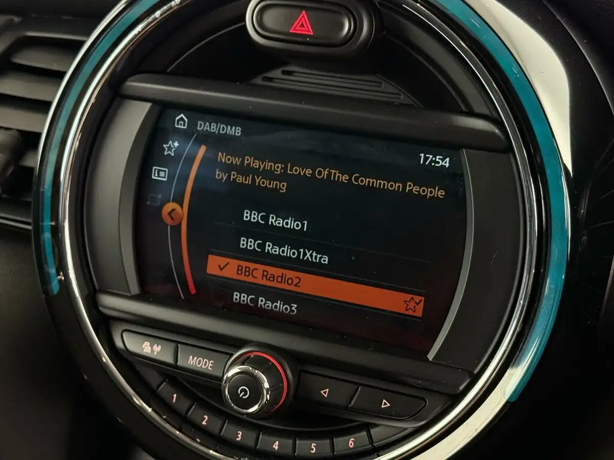 2019-mini-cooper-15-cooper-classic-hatchback-5d-auto-big-32