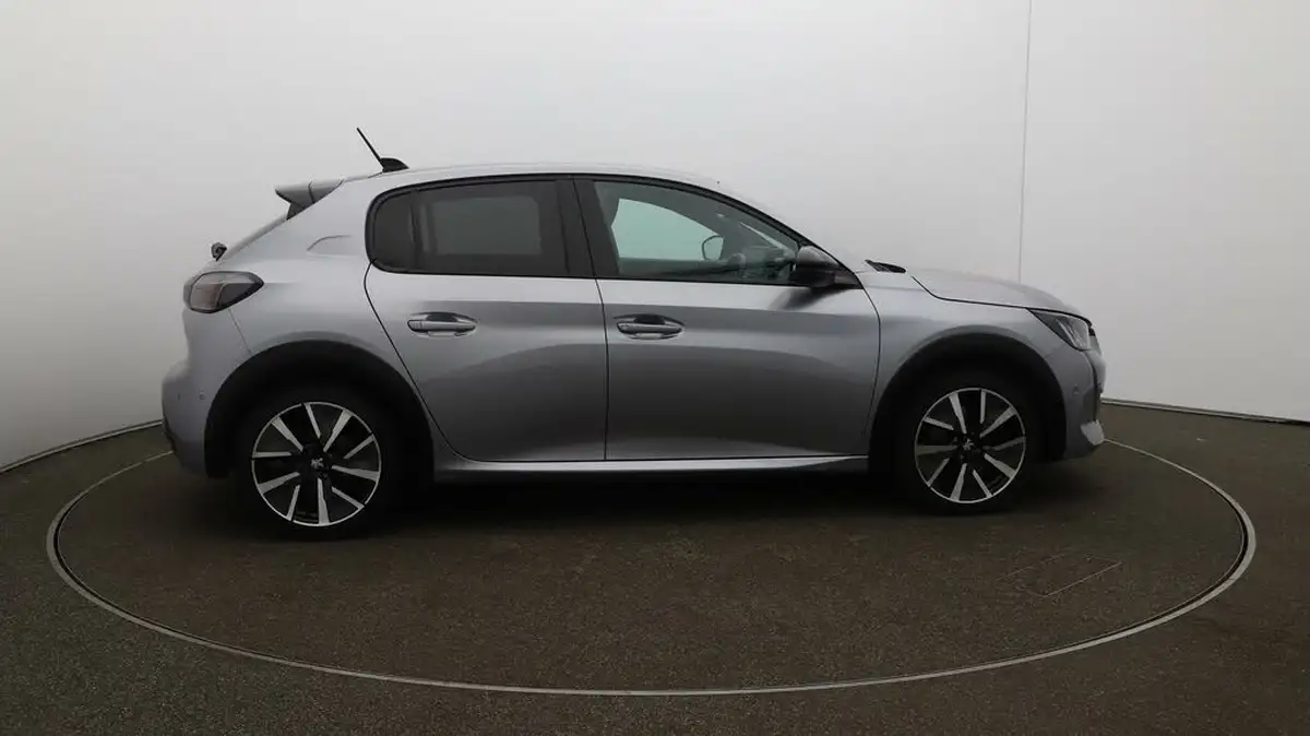 2022-peugeot-208-e-gt-136bhp-50kwh-big-46
